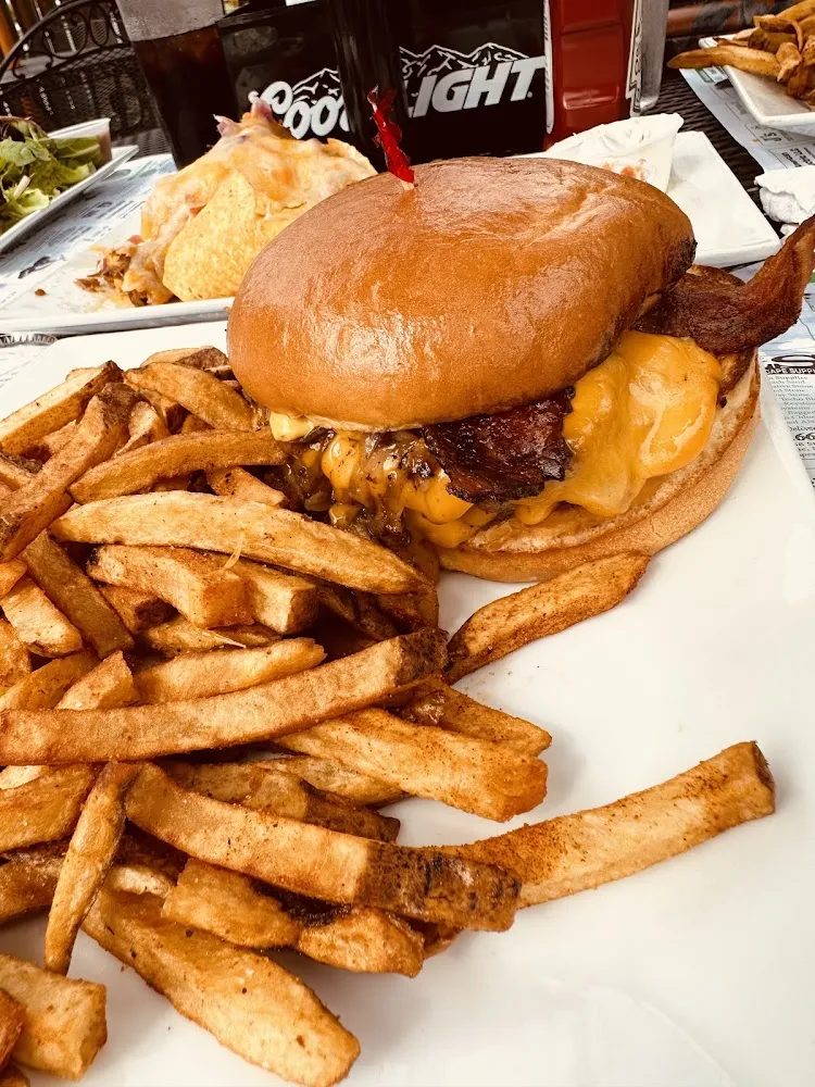 Cheddar Bacon Smash Buger